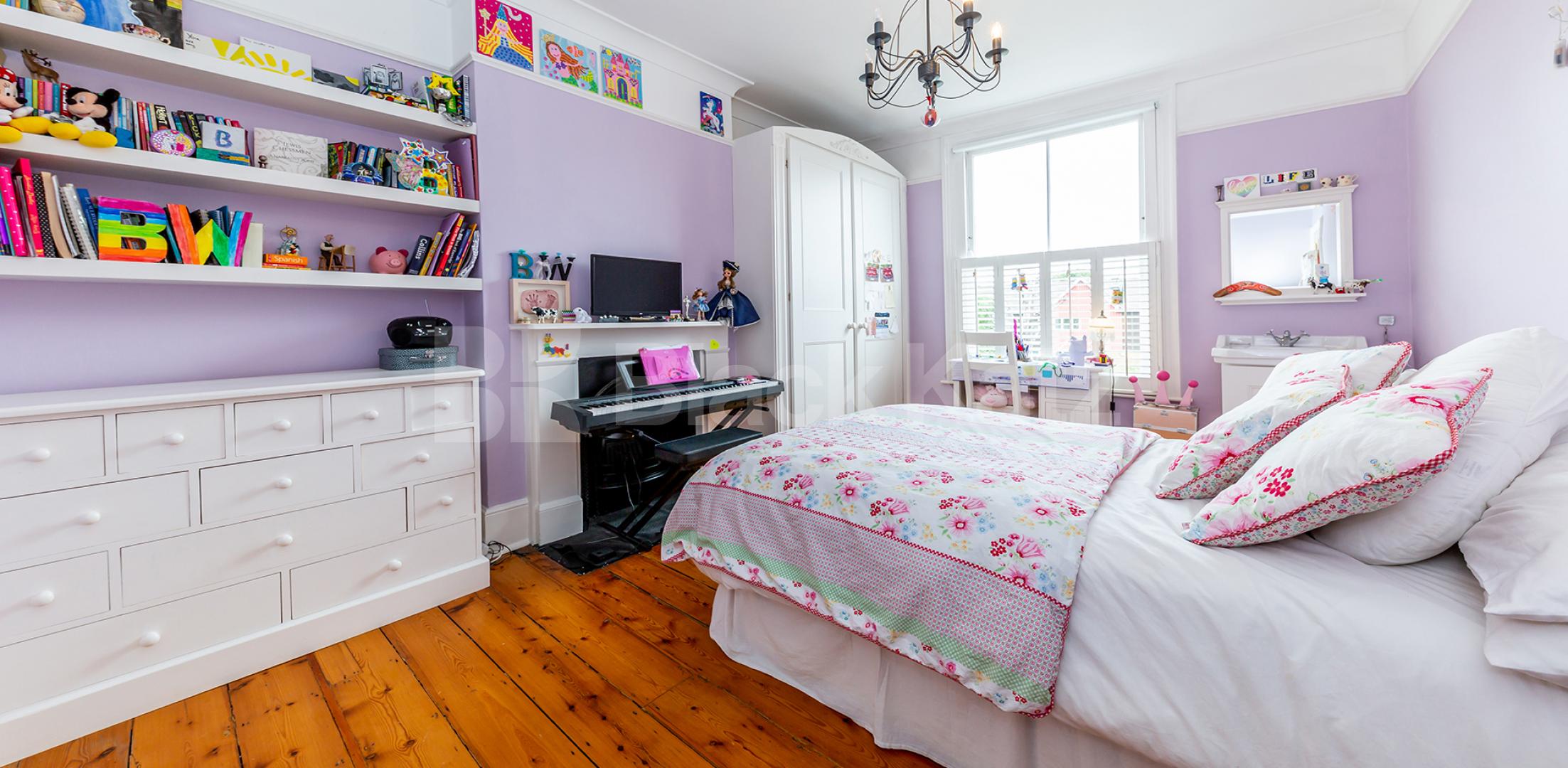 			STUNNING 4 BED WITH GARDEN! , 4 Bedroom, 1 bath, 1 reception House			 Hartham Road  , CALEDONIAN ROAD 